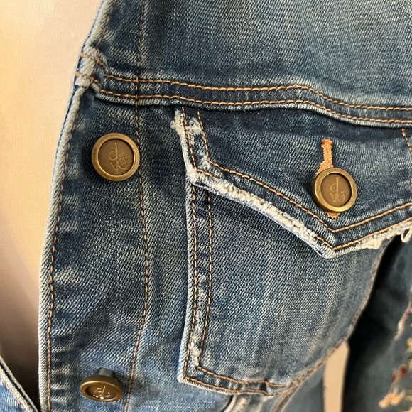 Driftwood Geena Embroidered Floral Denim Jacket -  XS - Picture 5 of 9